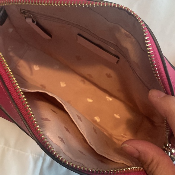 Kate Spade raspberry pink camera style crossbody purse - Picture 3 of 3